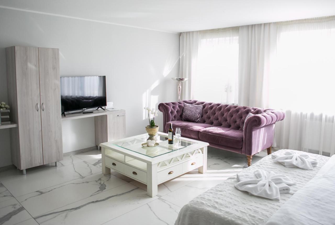 Hotel Greys Polonia Zasutowo Exterior foto